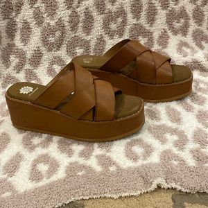 Yellow Box Joann wedge brown